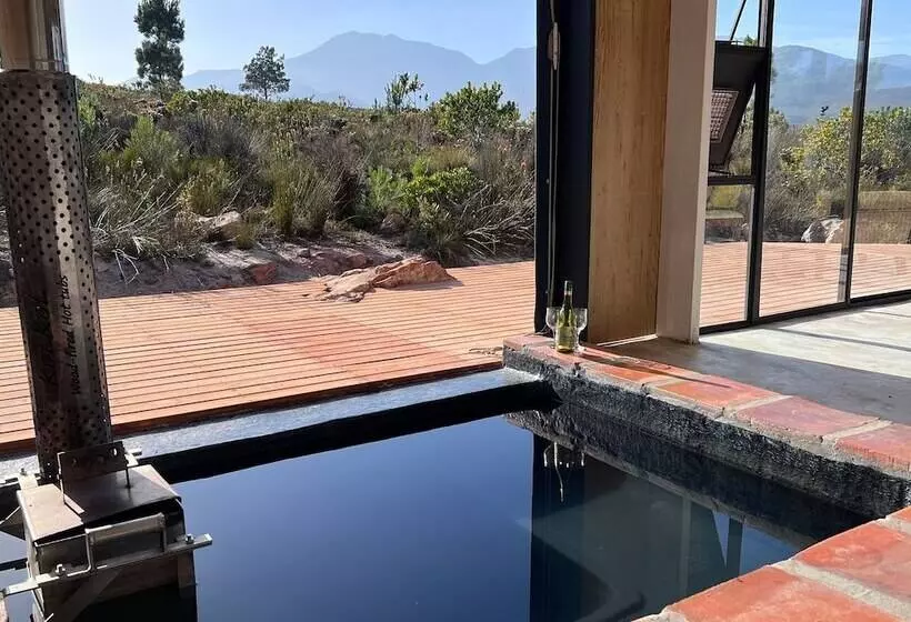 Hotelli Avani Lodge Private Nature Reserve