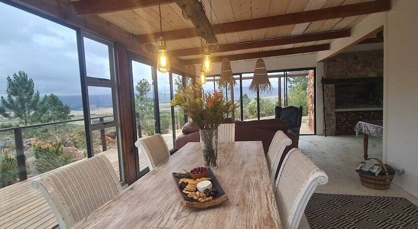 בית מלון כפרי Avani Lodge Private Nature Reserve