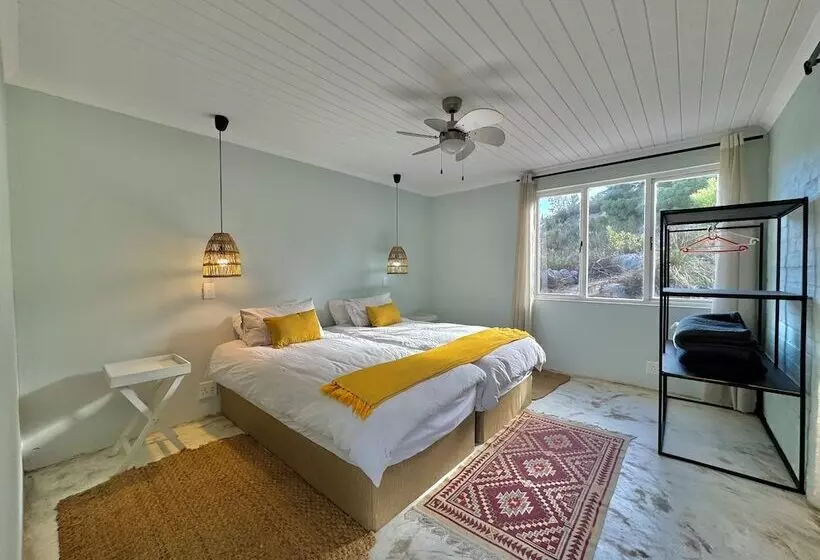 Hotelli Avani Lodge Private Nature Reserve