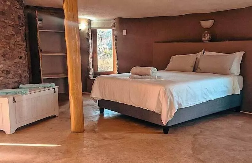 Hotelli Avani Lodge Private Nature Reserve