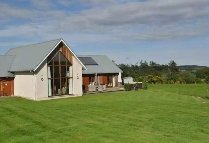 Hotelli Clovenstone Lodges