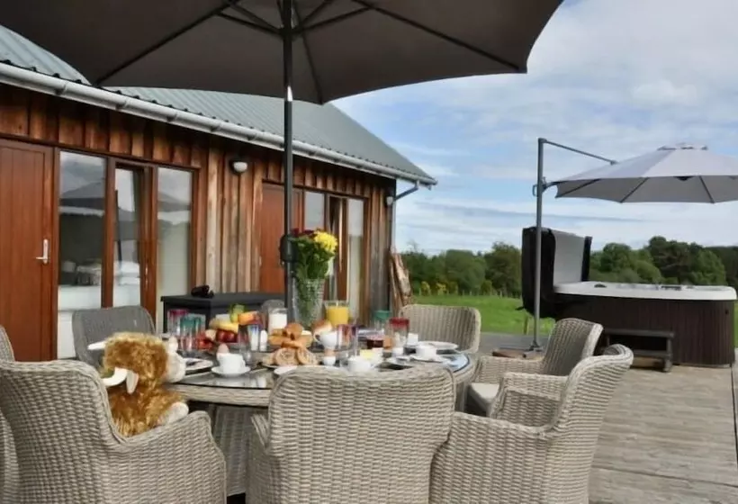 Hotelli Clovenstone Lodges