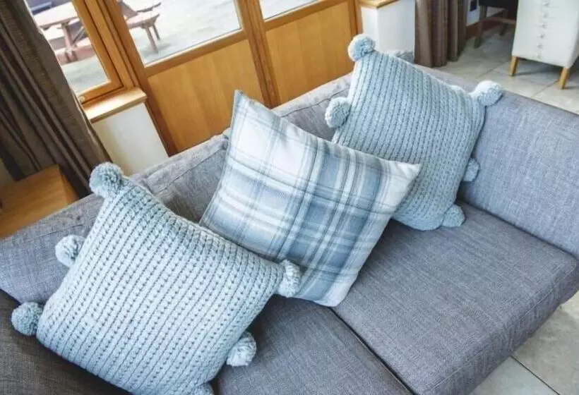 Hotelli Clovenstone Lodges