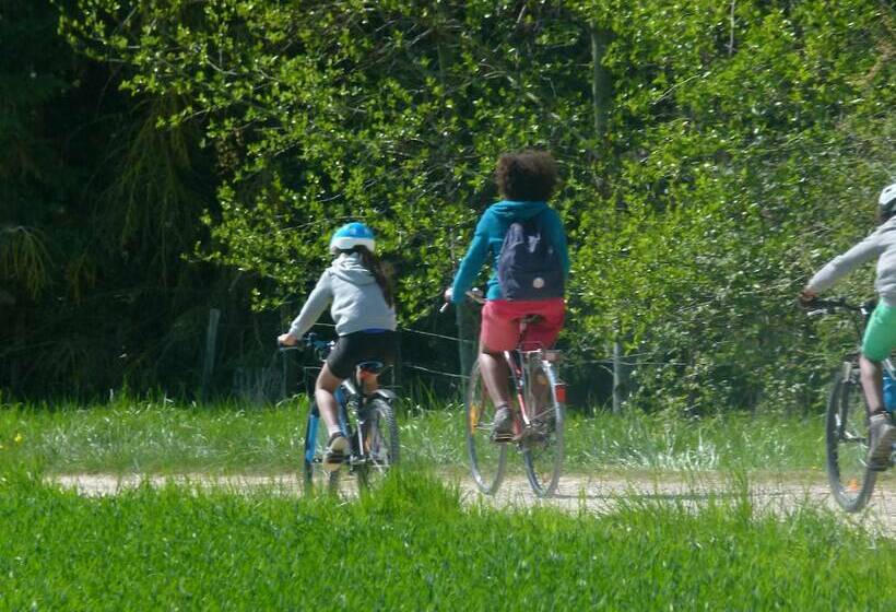 ホテル La Roulotte Des Elfes