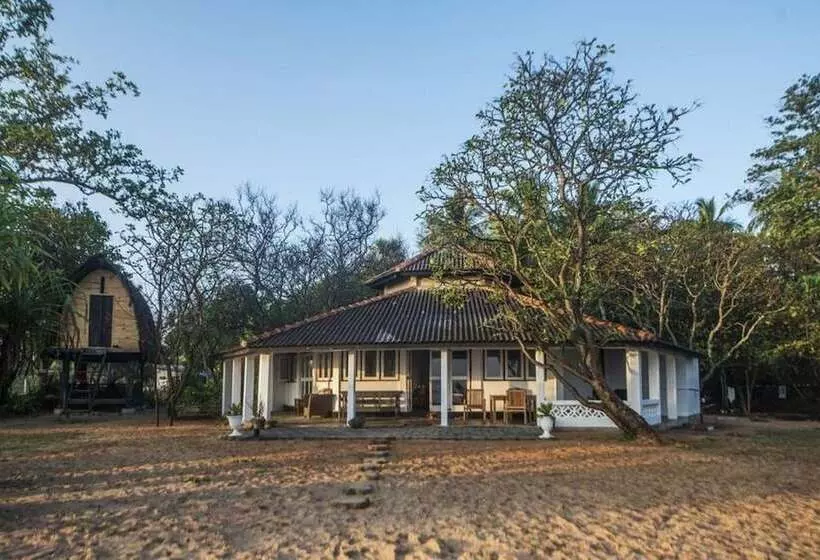 هتل Moon Isle Beach Bungalow