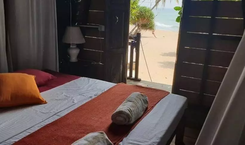 هتل Moon Isle Beach Bungalow