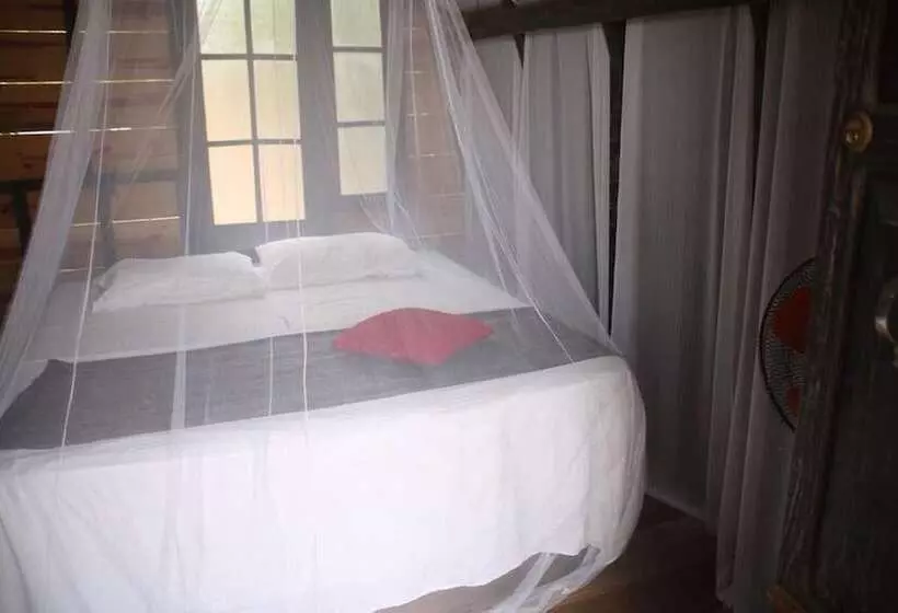 هتل Moon Isle Beach Bungalow