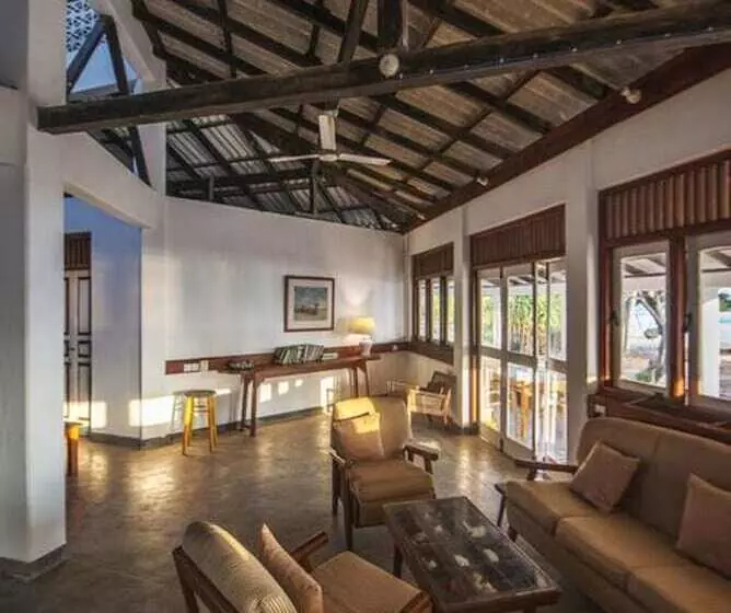 هتل Moon Isle Beach Bungalow