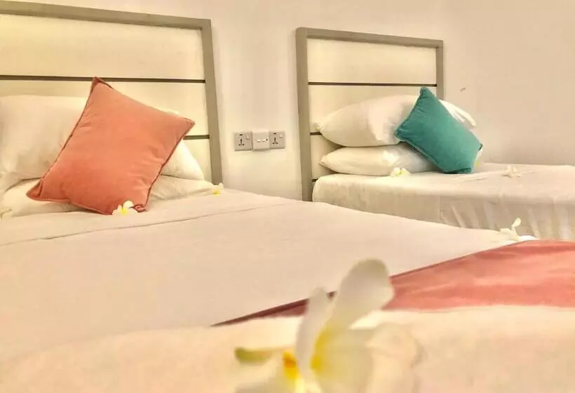 هتل Moon Isle Beach Bungalow