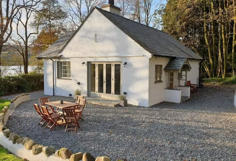 Larch Cottage