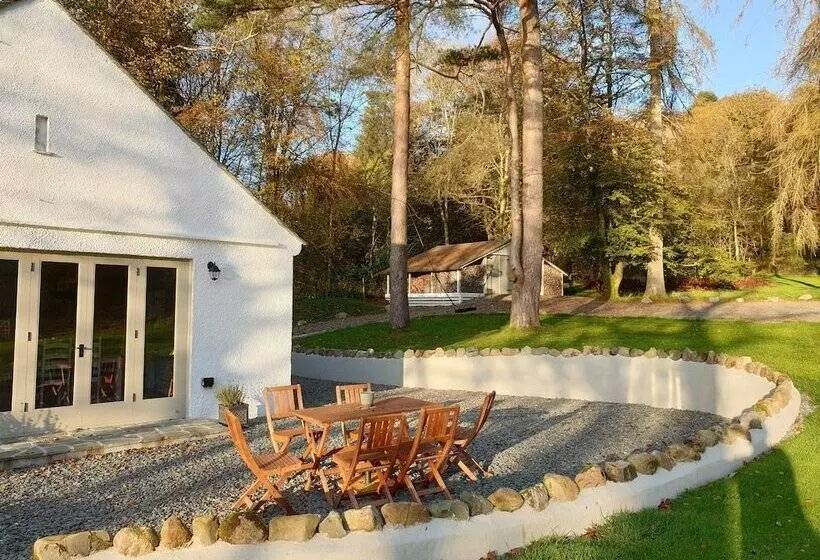 Larch Cottage