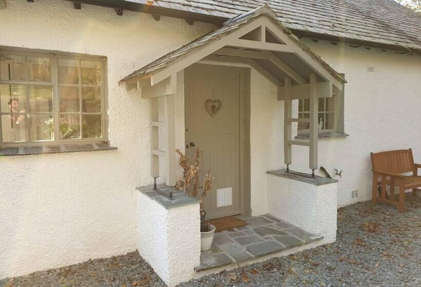 Larch Cottage