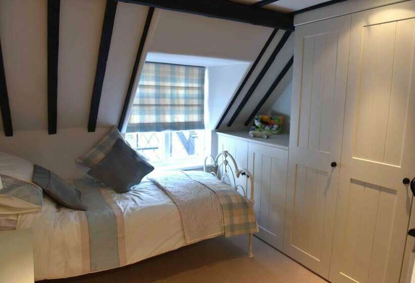 Luxury Cottage Near Windsor Castle
