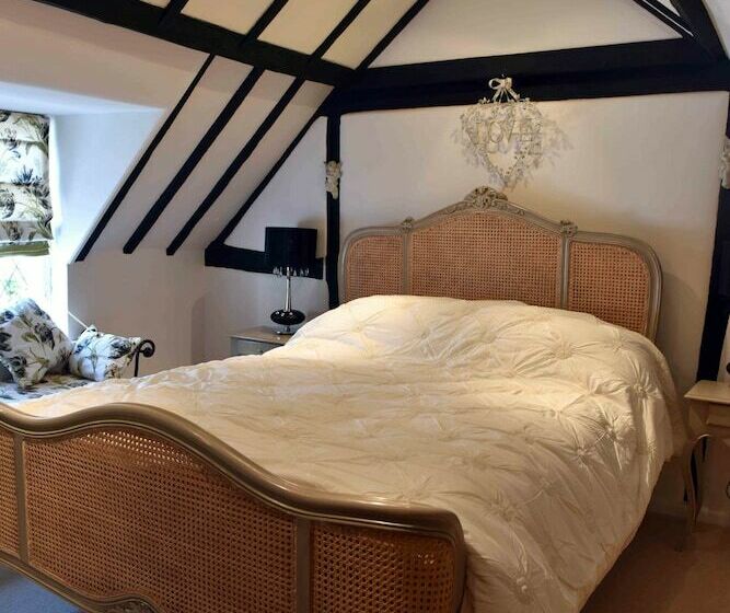 Luxury Cottage Near Windsor Castle