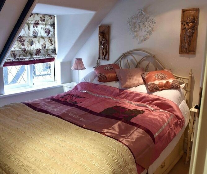 Luxury Cottage Near Windsor Castle