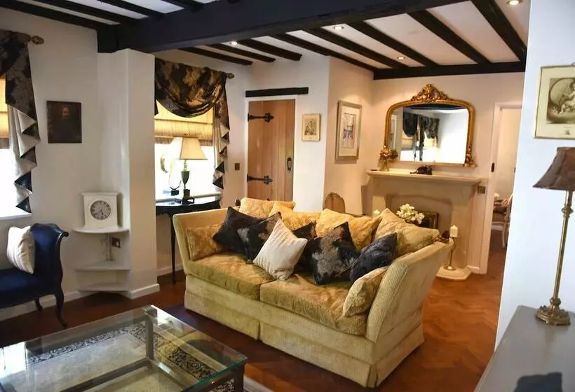 Luxury Cottage Near Windsor Castle