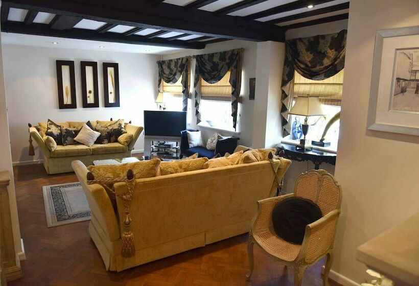 Luxury Cottage Near Windsor Castle