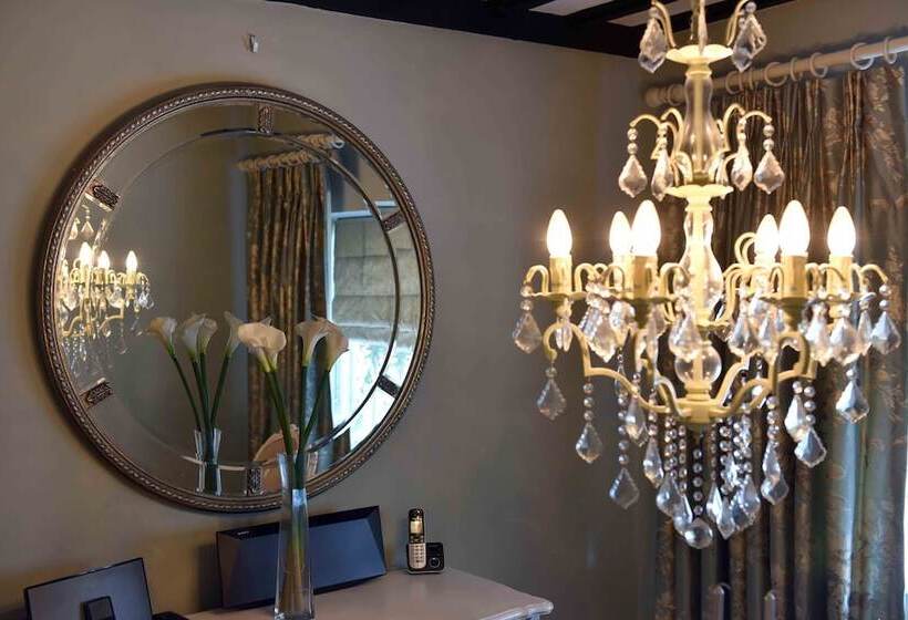 Luxury Cottage Near Windsor Castle