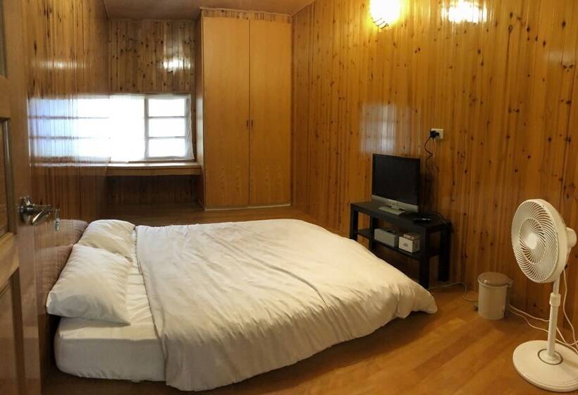 پانسیون Gang Gang House