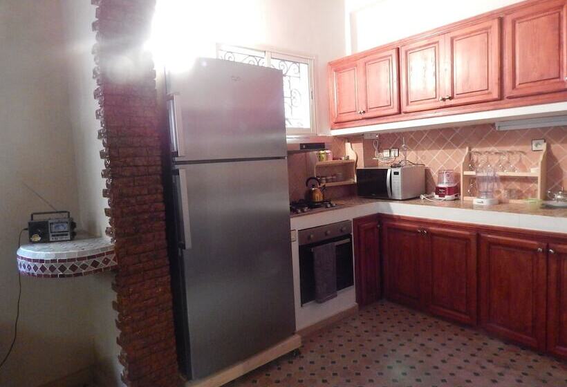 Pension (Hôtel basse catégorie) Maison Raouia