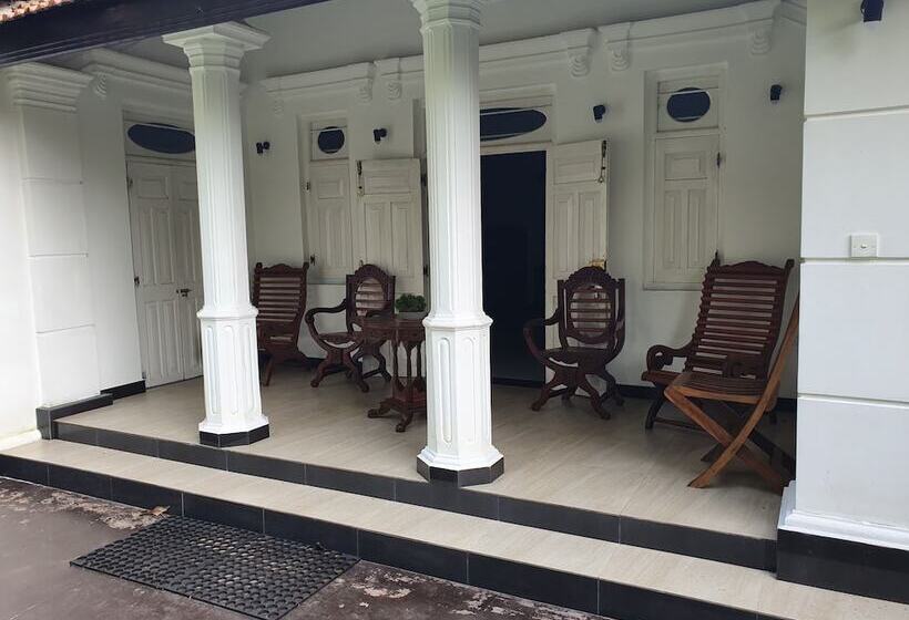 膳宿费 Nilaru Villa