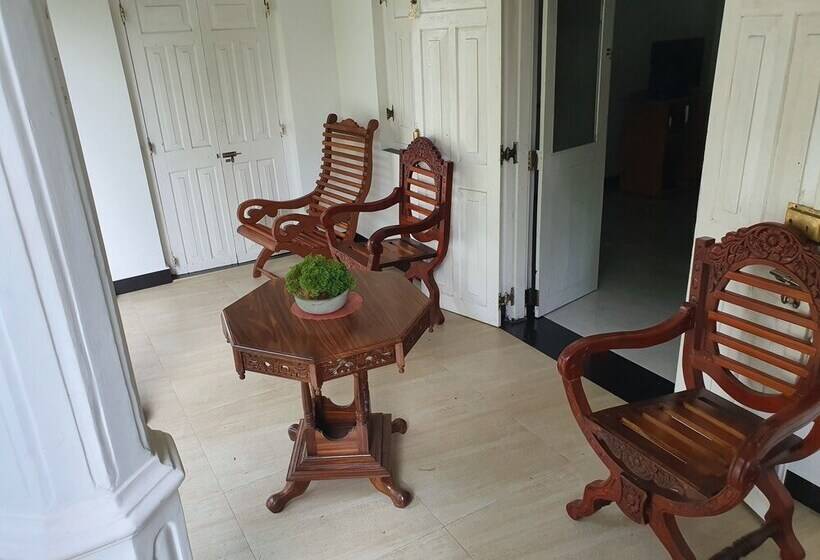 膳宿费 Nilaru Villa