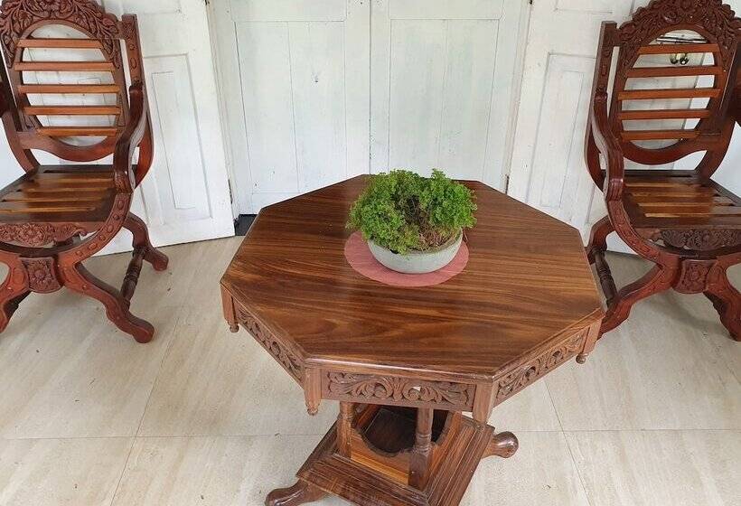 膳宿费 Nilaru Villa