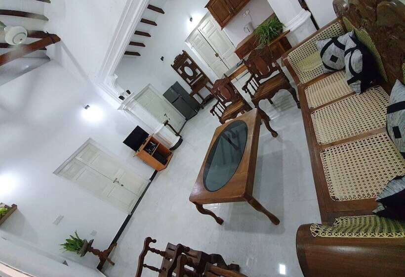 膳宿费 Nilaru Villa