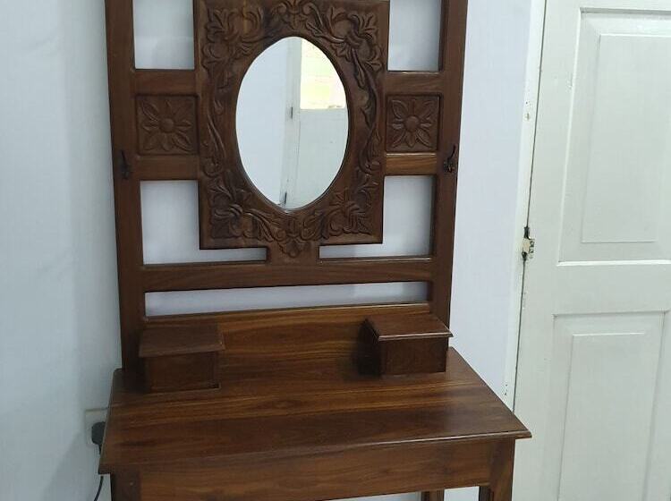 膳宿费 Nilaru Villa