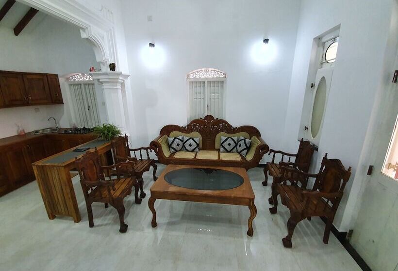 膳宿费 Nilaru Villa