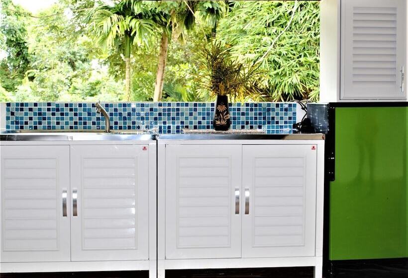 ペンション Swiss Sawasdee Koh Mak