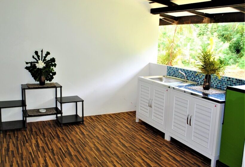 ペンション Swiss Sawasdee Koh Mak