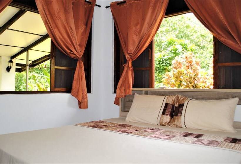 ペンション Swiss Sawasdee Koh Mak