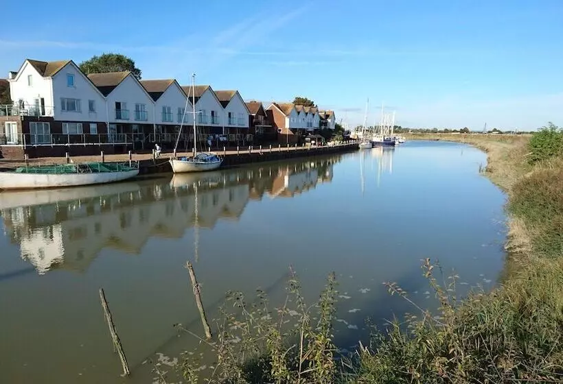 16 The Boathouse, Rye