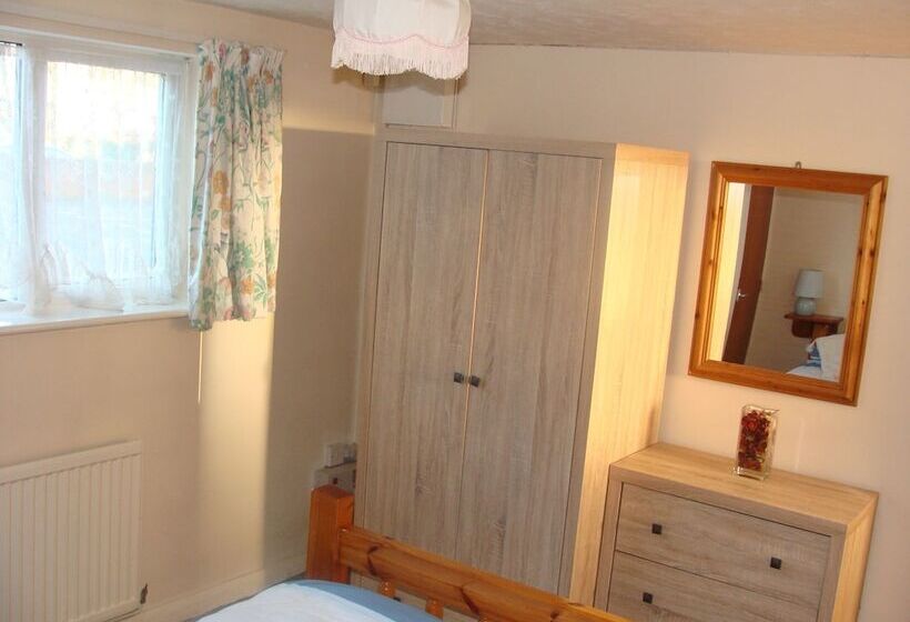 16 The Boathouse, Rye