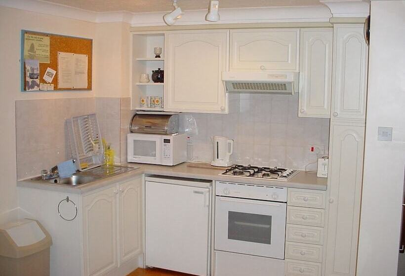 16 The Boathouse, Rye