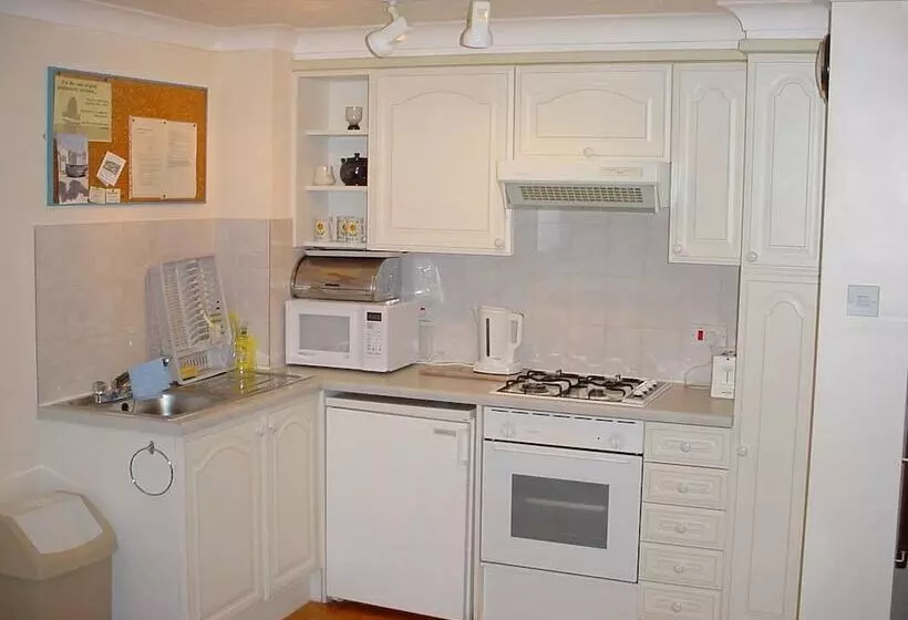 16 The Boathouse, Rye