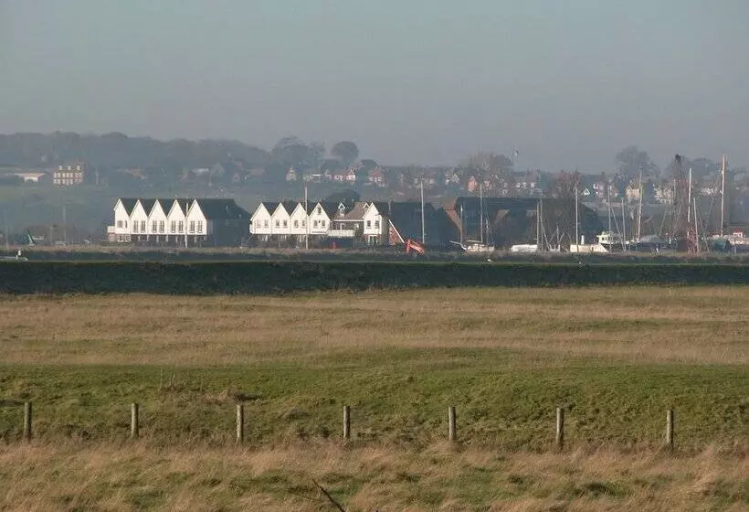 16 The Boathouse, Rye