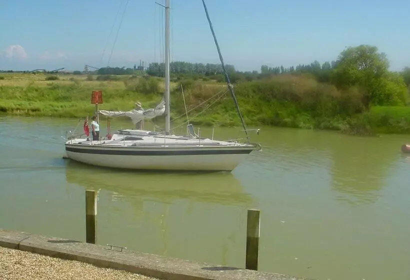 16 The Boathouse, Rye