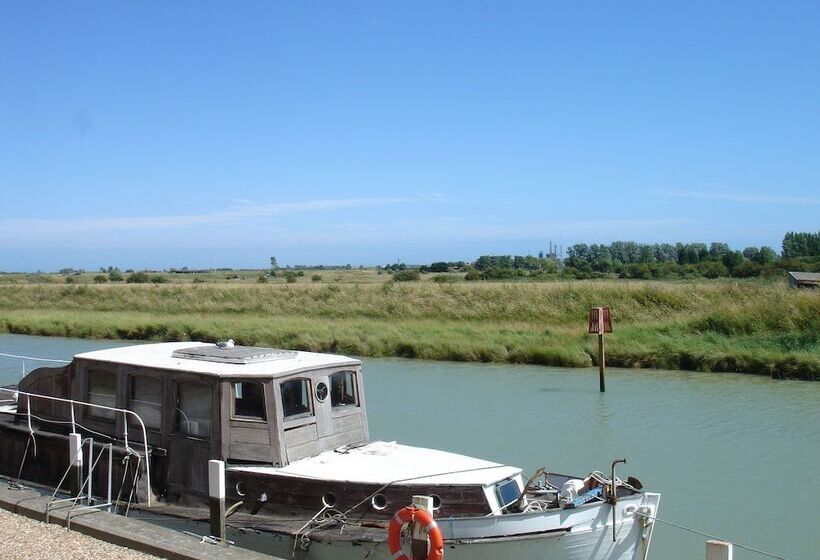 16 The Boathouse, Rye