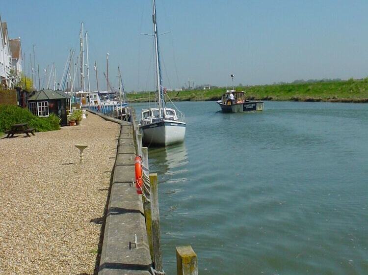 16 The Boathouse, Rye