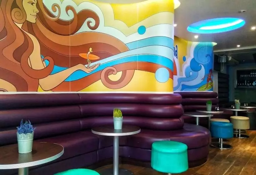 ユースホステル Reef Lodge