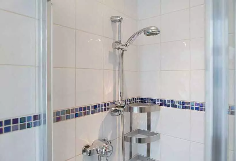 ユースホステル Reef Lodge