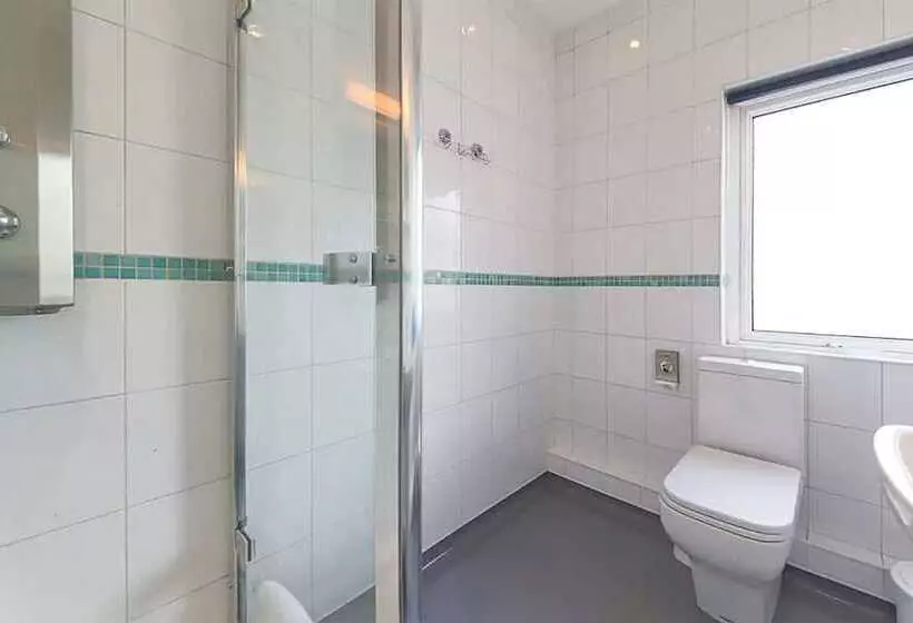 ユースホステル Reef Lodge