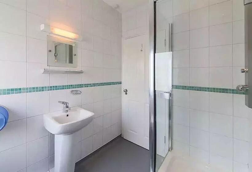 ユースホステル Reef Lodge