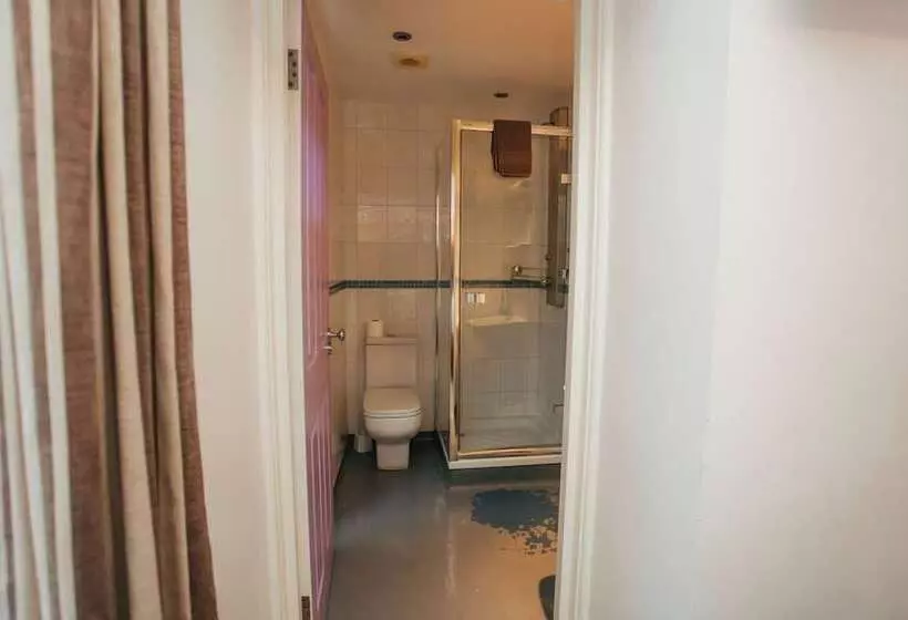 ユースホステル Reef Lodge