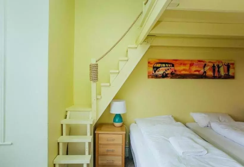 ユースホステル Reef Lodge