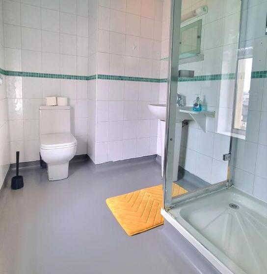 هاستل Reef Lodge