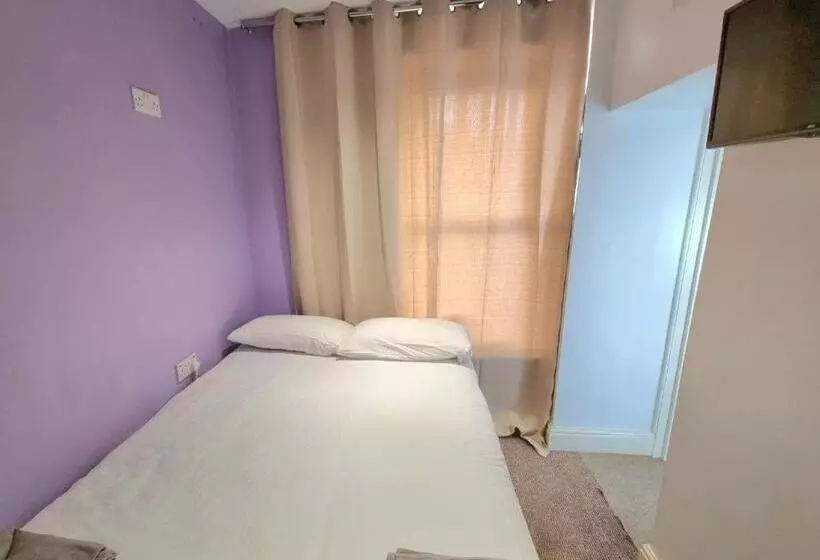 ユースホステル Reef Lodge