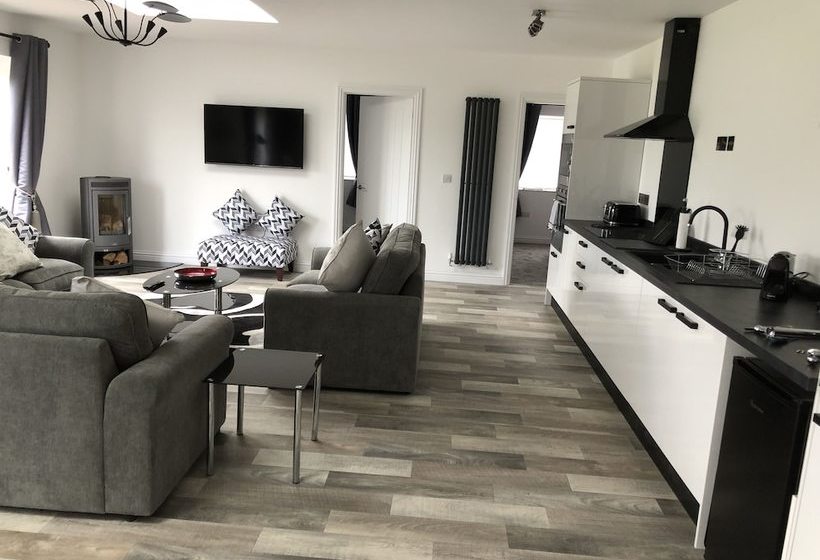 Barn Cottages Iscoyd